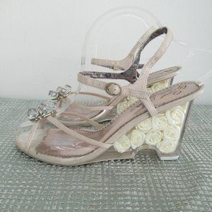 Poetic License London Sz 8.5 M Lucite w/Roses Wedge Peep Toe Bride Shoes Sandal